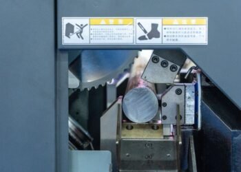 Glattmesser und Wellenschliff: Welche Messer kommen bei Brotschneidemaschinen zum Einsatz?