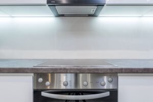 Pyrolyse: So funktioniert die Selbstreinigung im Backofen wirklich
