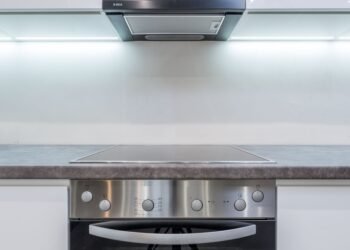Pyrolyse: So funktioniert die Selbstreinigung im Backofen wirklich