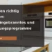 Zwei saubere Einbaubacköfen in einer hellen Küche – Backofen richtig reinigen: Fett, Eingebranntes und Reinigungsprogramme