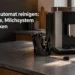 Kaffeevollautomat mit herausgenommener Brühgruppe und Milchbehälter; Titel im Bild: Kaffeevollautomat reinigen: Brühgruppe, Milchsystem und Entkalken