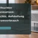 Fotorealistisches KI-Symbolbild eines Luftentfeuchters im Wohnzimmer – Luftentfeuchter richtig einsetzen: Luftfeuchte, Aufstellung und Stromverbrauch