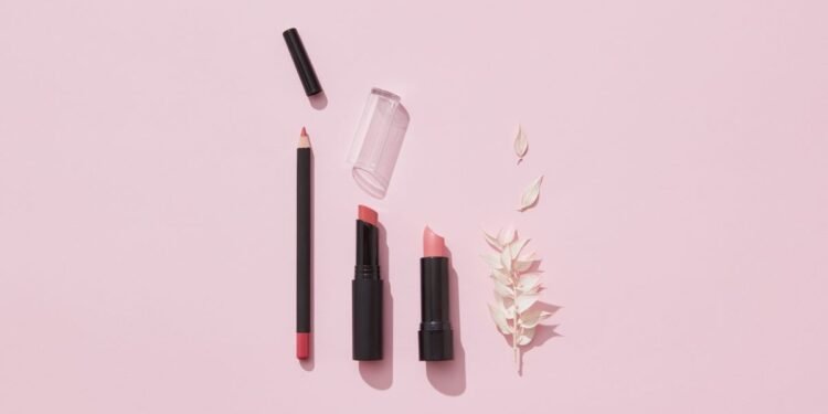Make-up-Flecken entfernen: Was wirklich funktioniert (mit Hausmitteln & Produkten)